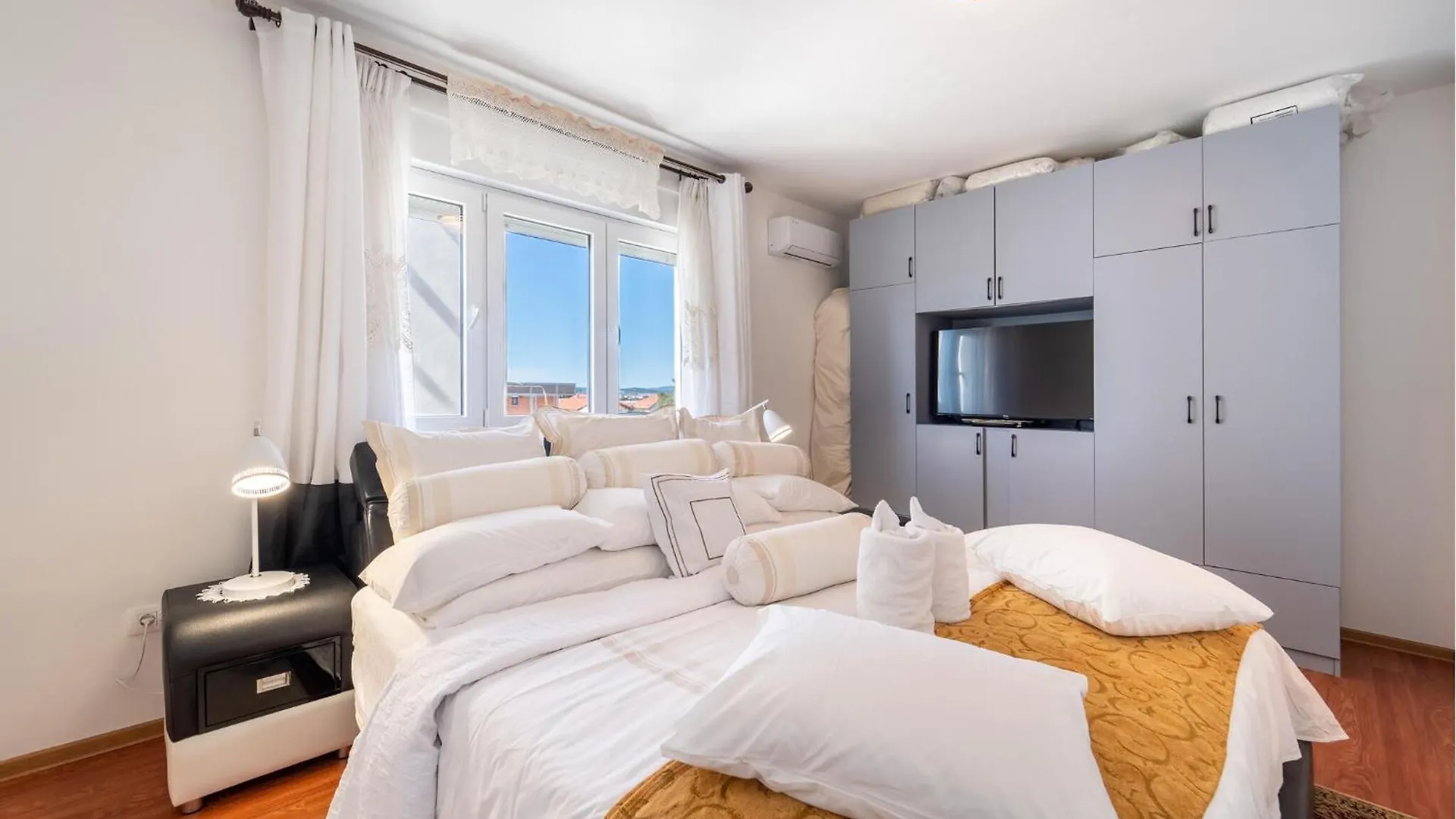 Gorgeous Apartment In Sukosan With Wifi