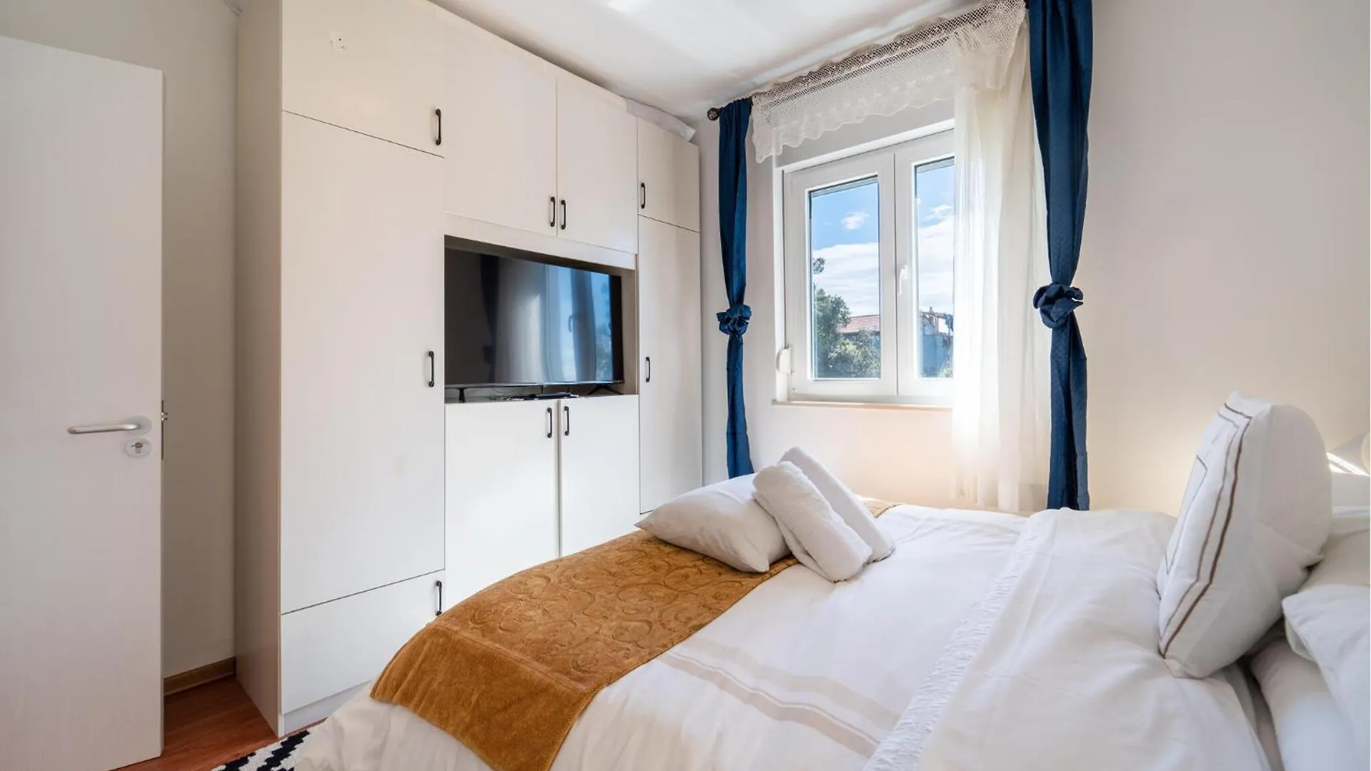 Gorgeous Apartment In Sukosan With Wifi