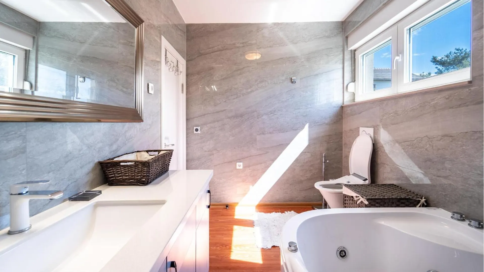 Gorgeous Apartment In Sukosan With Wifi 0*,  Croatia