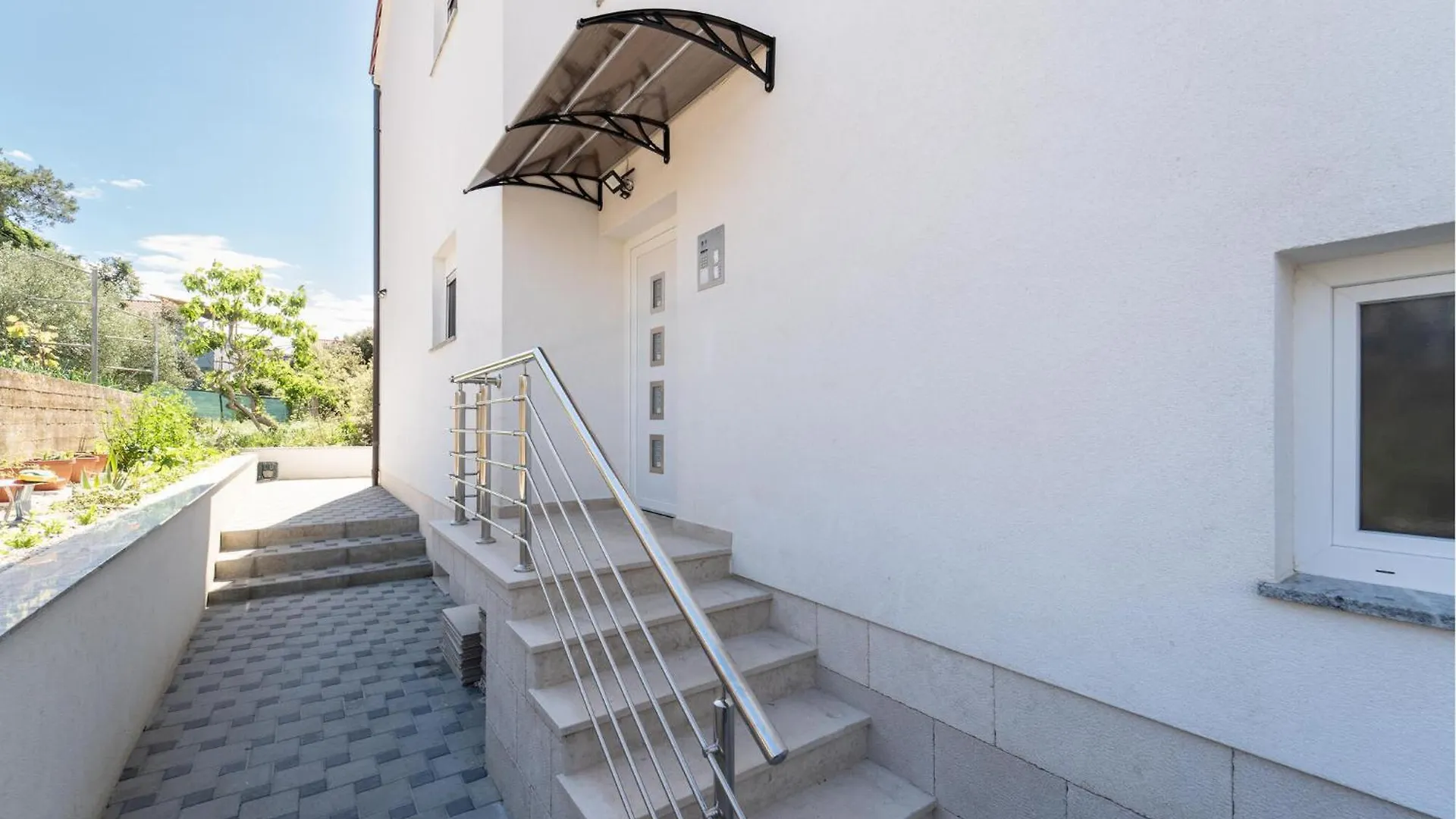 Gorgeous Apartment In Sukosan With Wifi