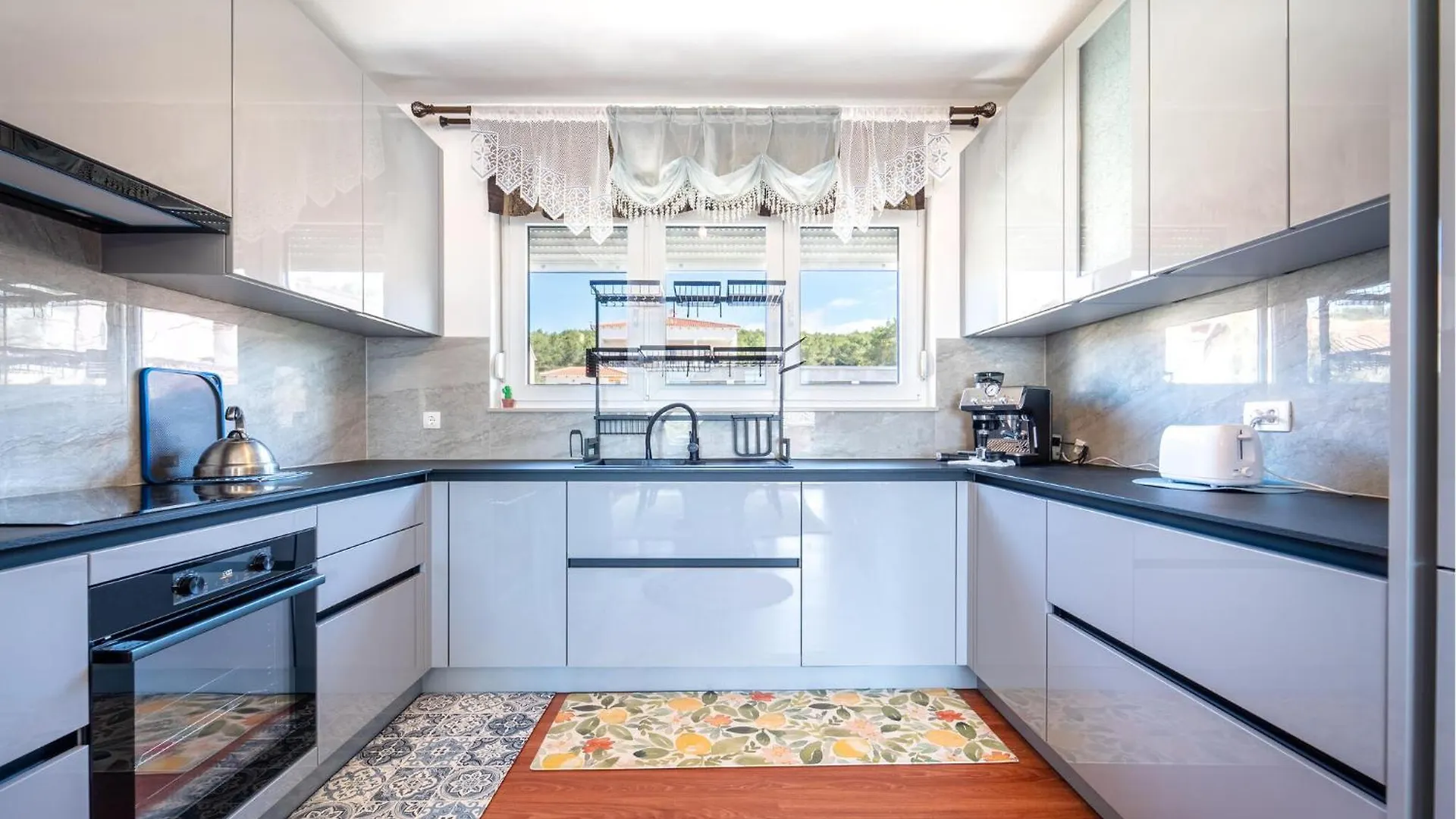 Gorgeous Apartment In Sukosan With Wifi 0*,
